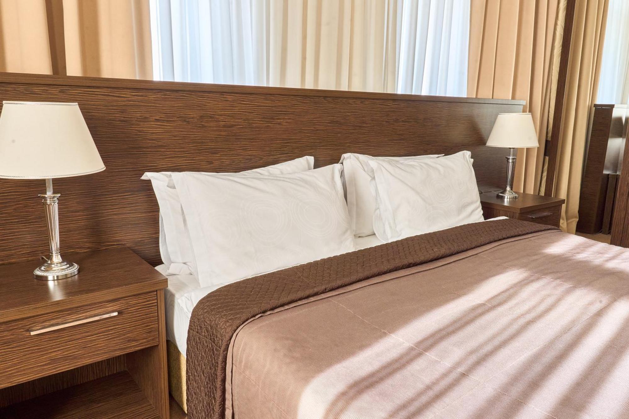 Kainar Hotel Simkent Kültér fotó