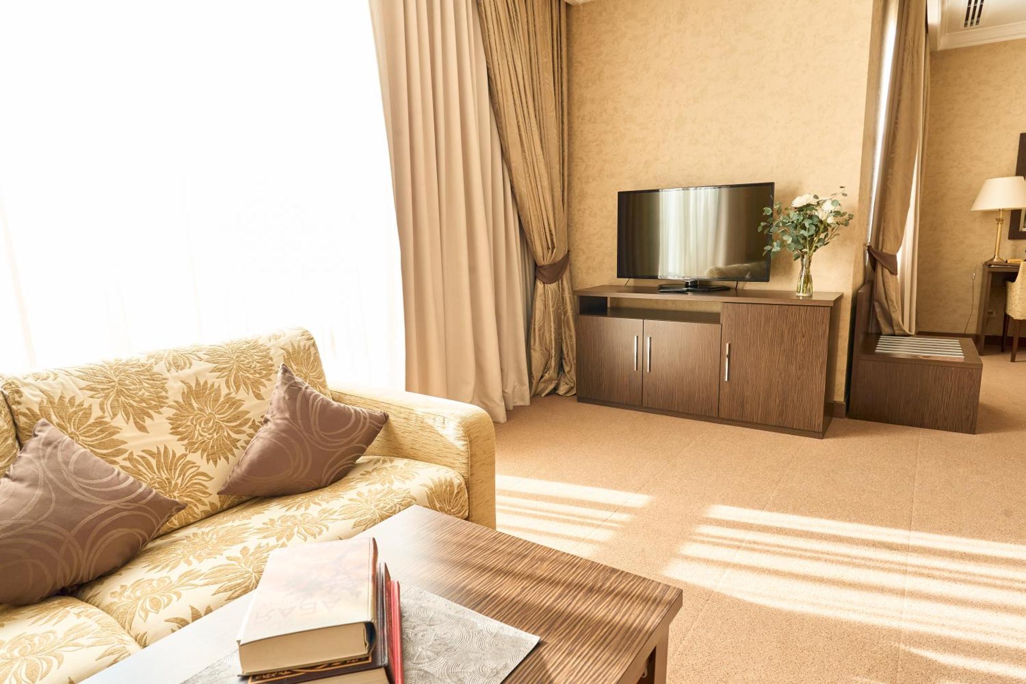 Kainar Hotel Simkent Kültér fotó