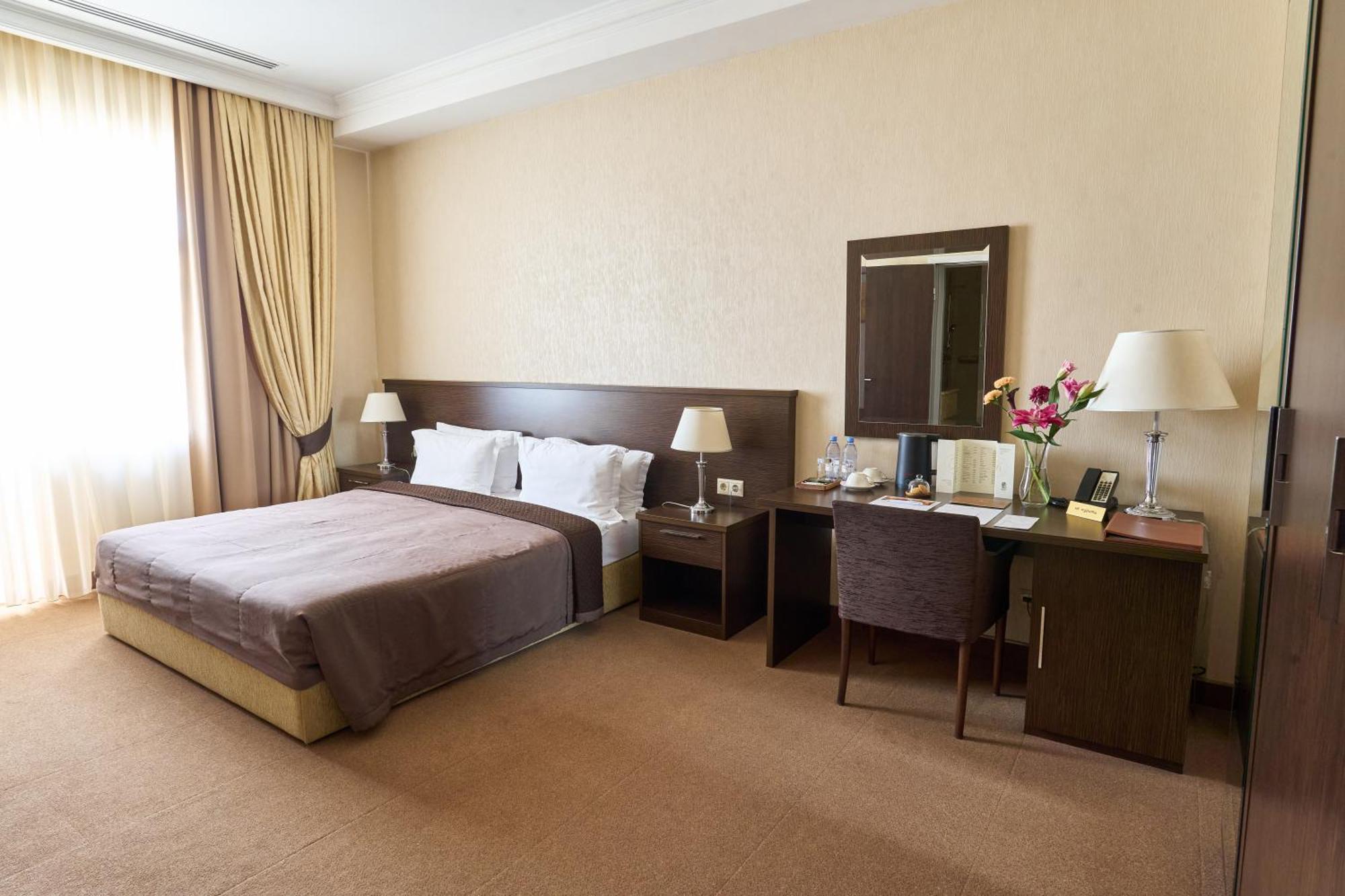 Kainar Hotel Simkent Kültér fotó