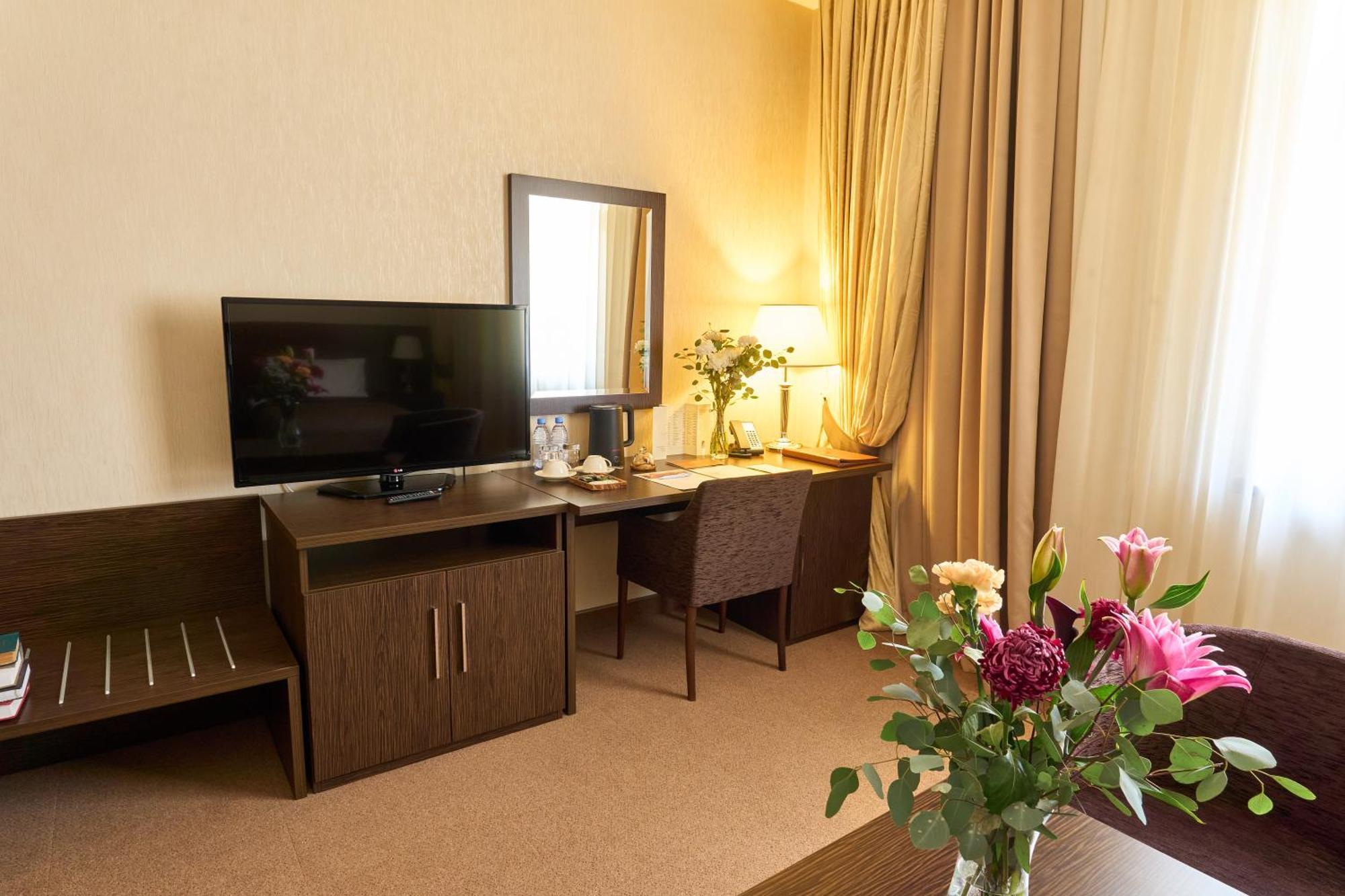 Kainar Hotel Simkent Kültér fotó