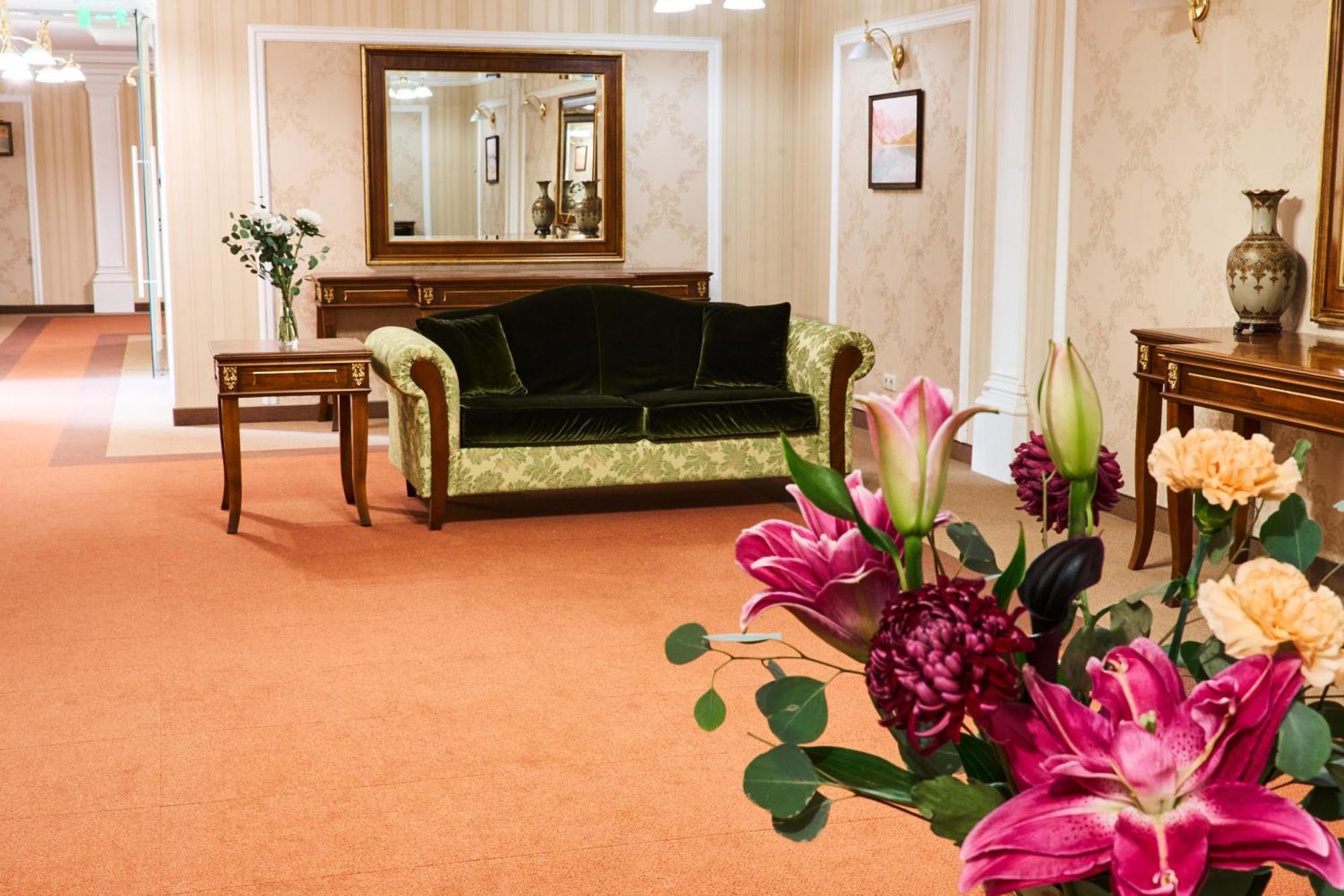 Kainar Hotel Simkent Kültér fotó