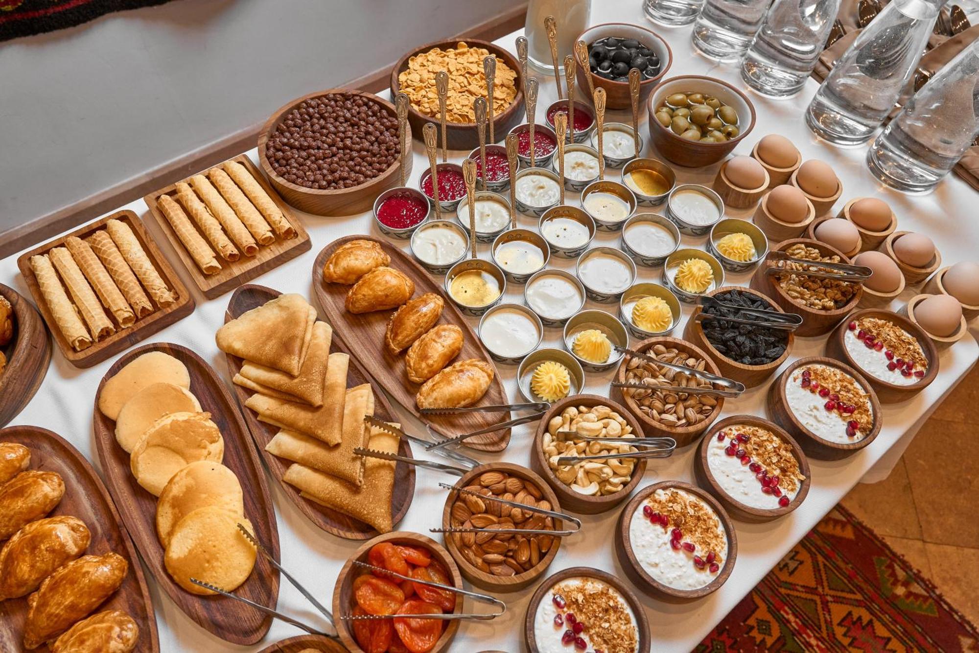 Kainar Hotel Simkent Kültér fotó