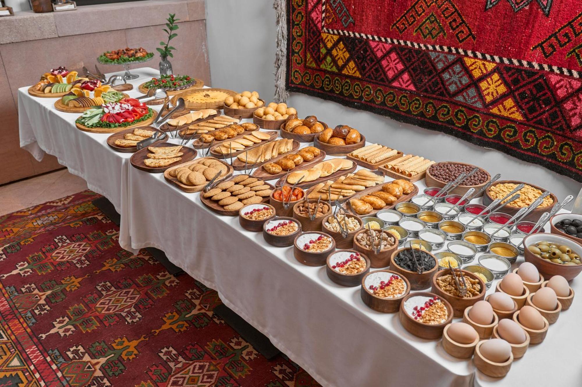 Kainar Hotel Simkent Kültér fotó
